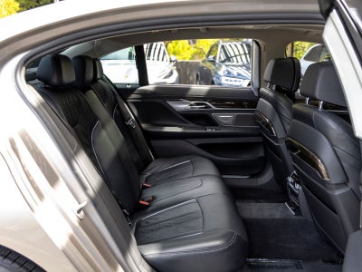 2022 BMW 7 Series 740i