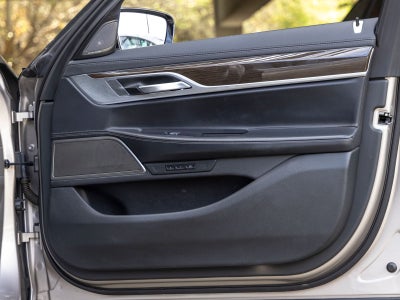 2022 BMW 7 Series 740i
