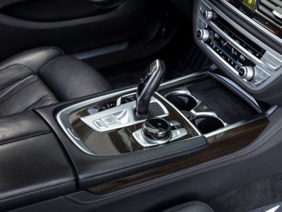 2022 BMW 7 Series 740i