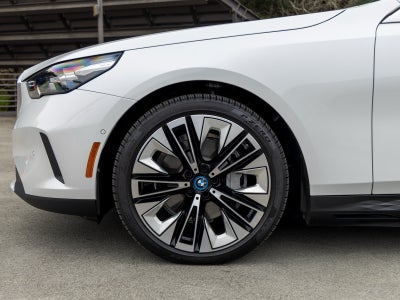 2025 BMW i5 xDrive40