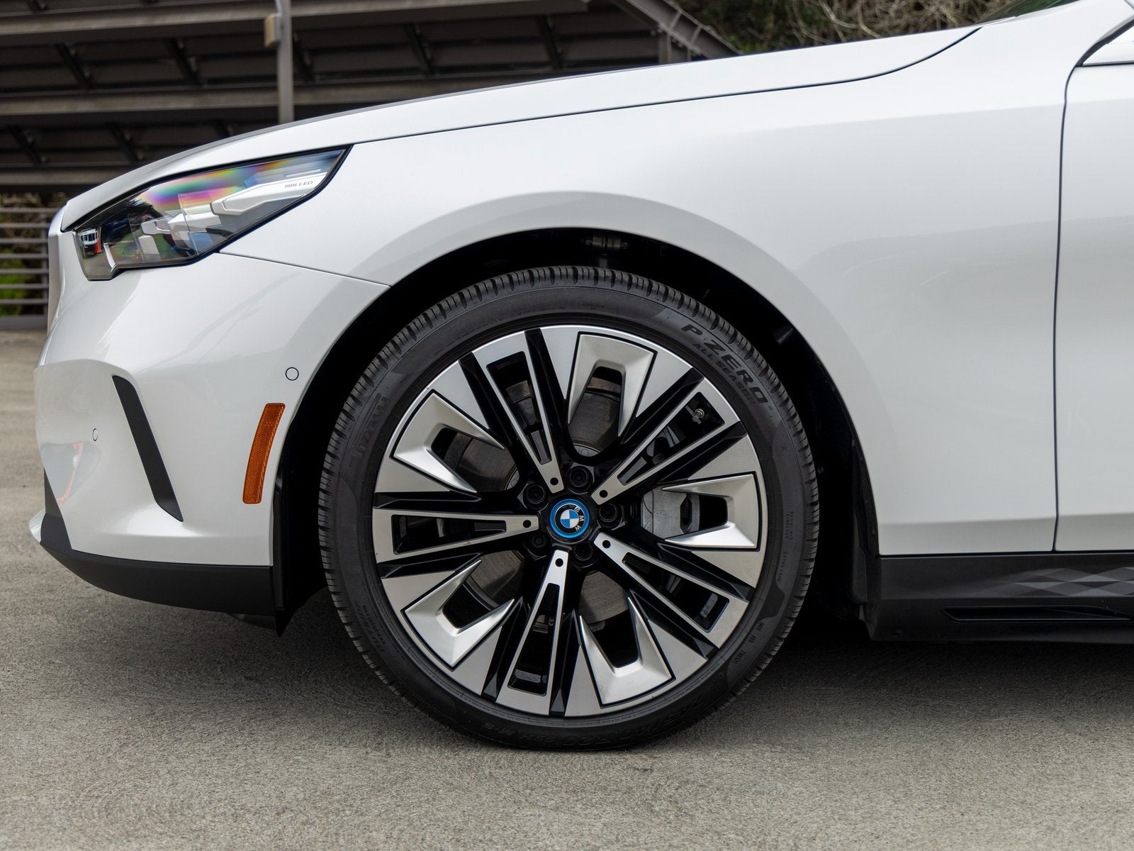 2025 BMW i5 xDrive40