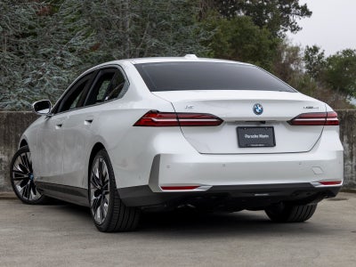 2025 BMW i5 xDrive40