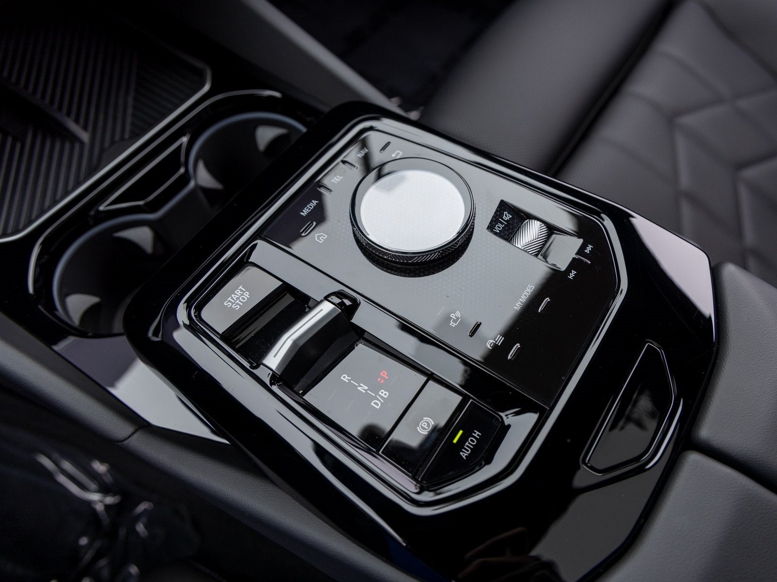 2025 BMW i5 xDrive40