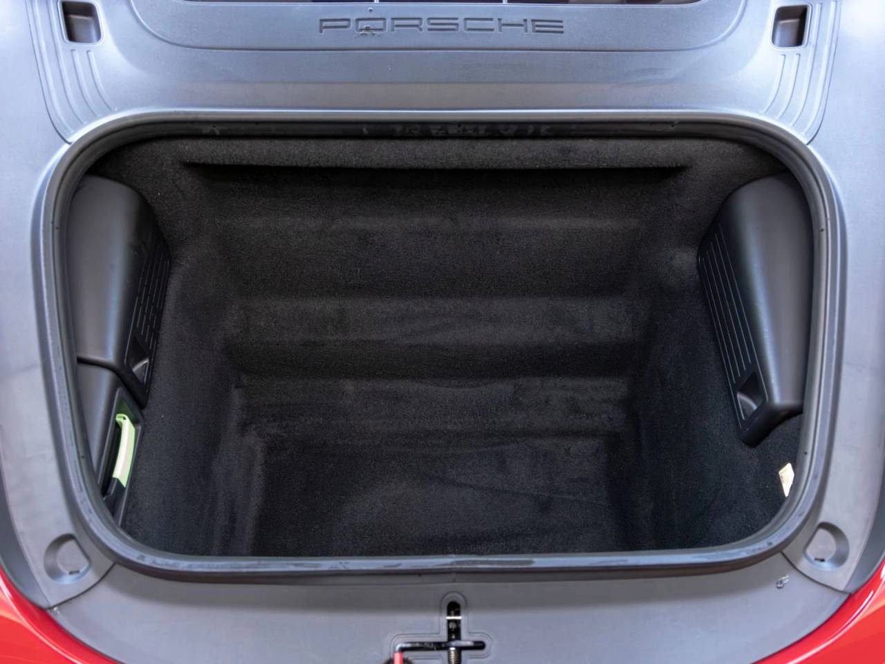 2025 Porsche 718 Cayman