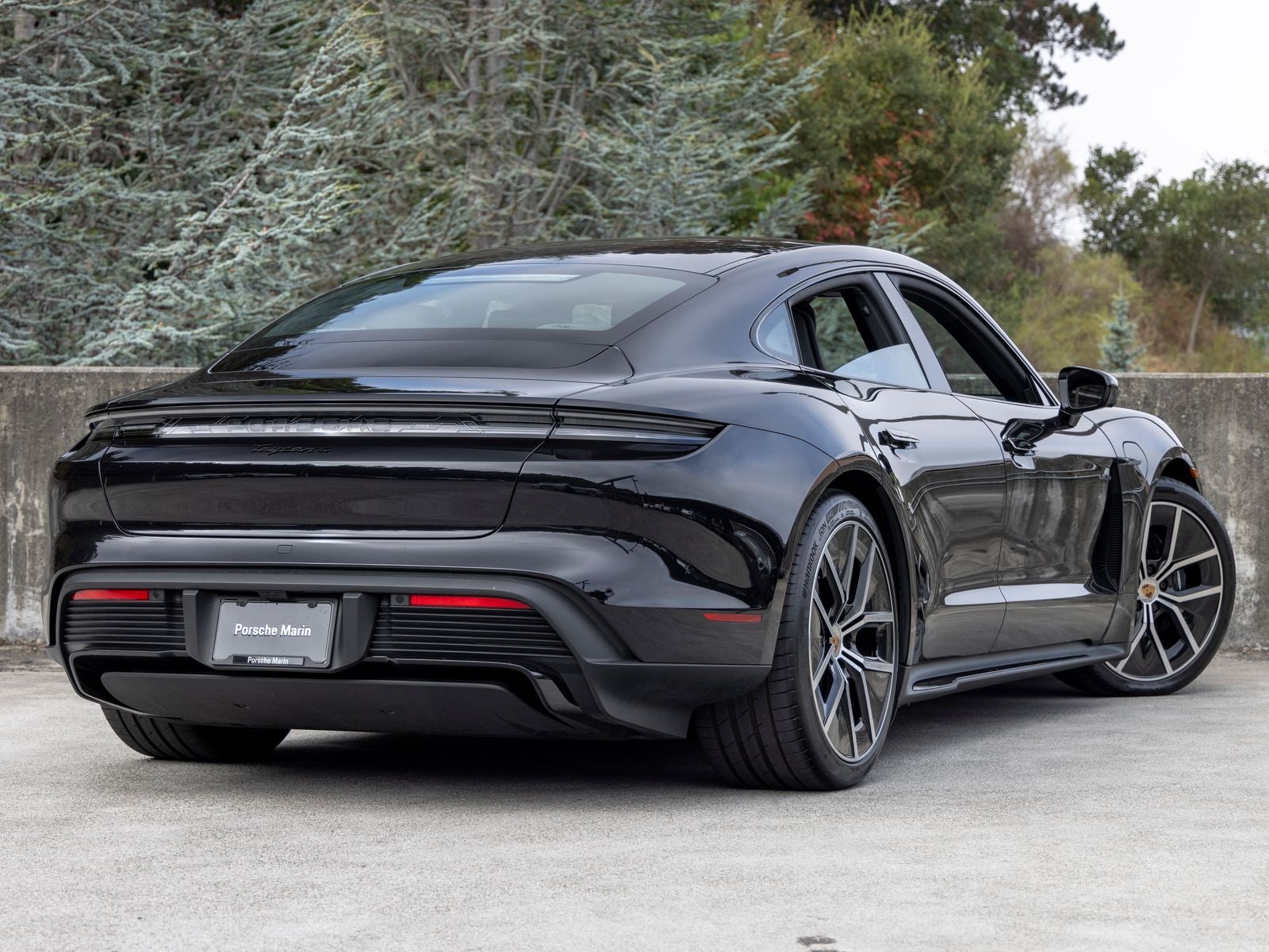 2026 Porsche Taycan Taycan 4 Black Edition