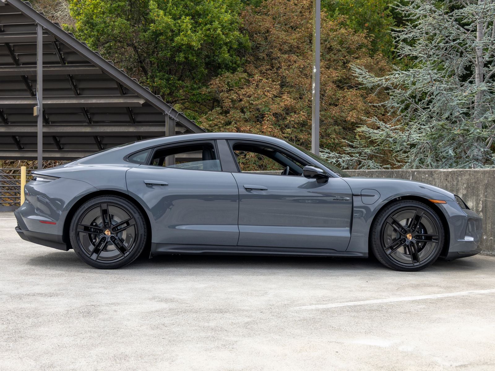 2026 Porsche Taycan Taycan Black Edition
