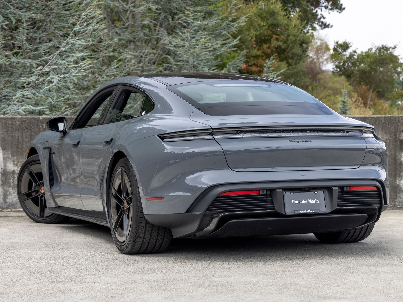 2026 Porsche Taycan Taycan Black Edition