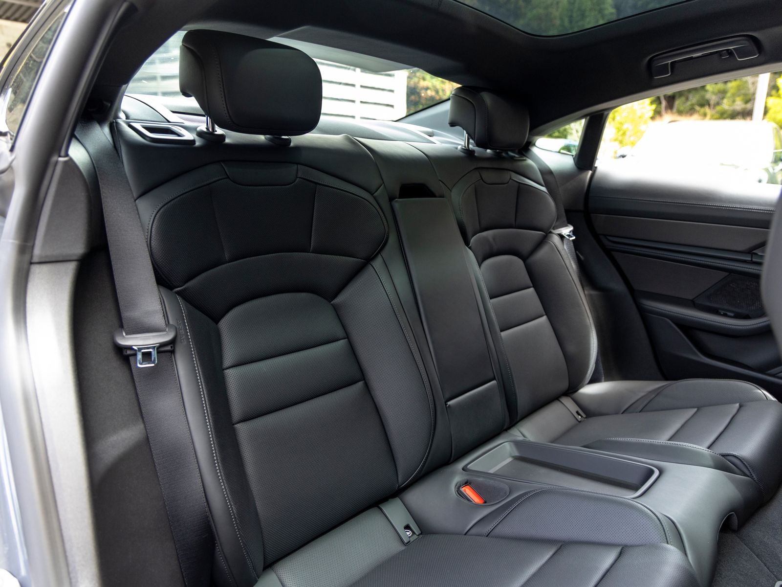 2026 Porsche Taycan Taycan Black Edition