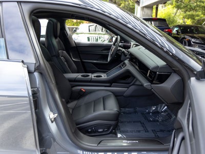 2026 Porsche Taycan Taycan Black Edition