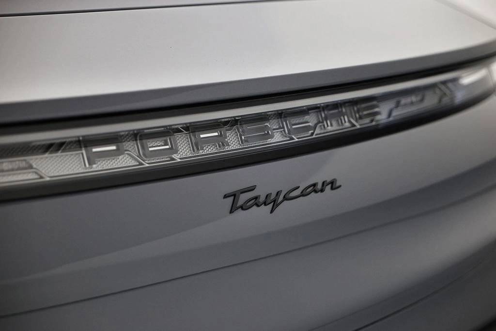 2026 Porsche Taycan Taycan Black Edition
