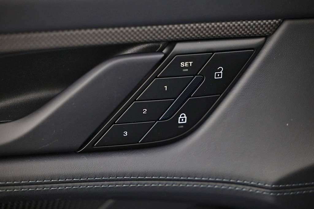 2026 Porsche Taycan Taycan Black Edition
