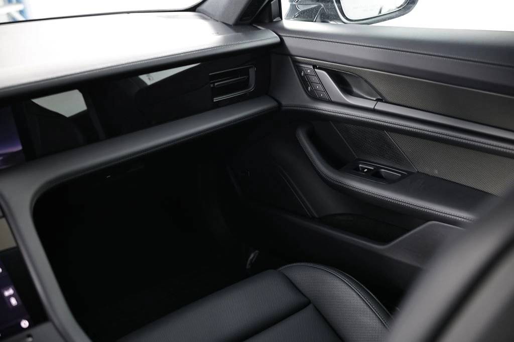 2026 Porsche Taycan Taycan Black Edition