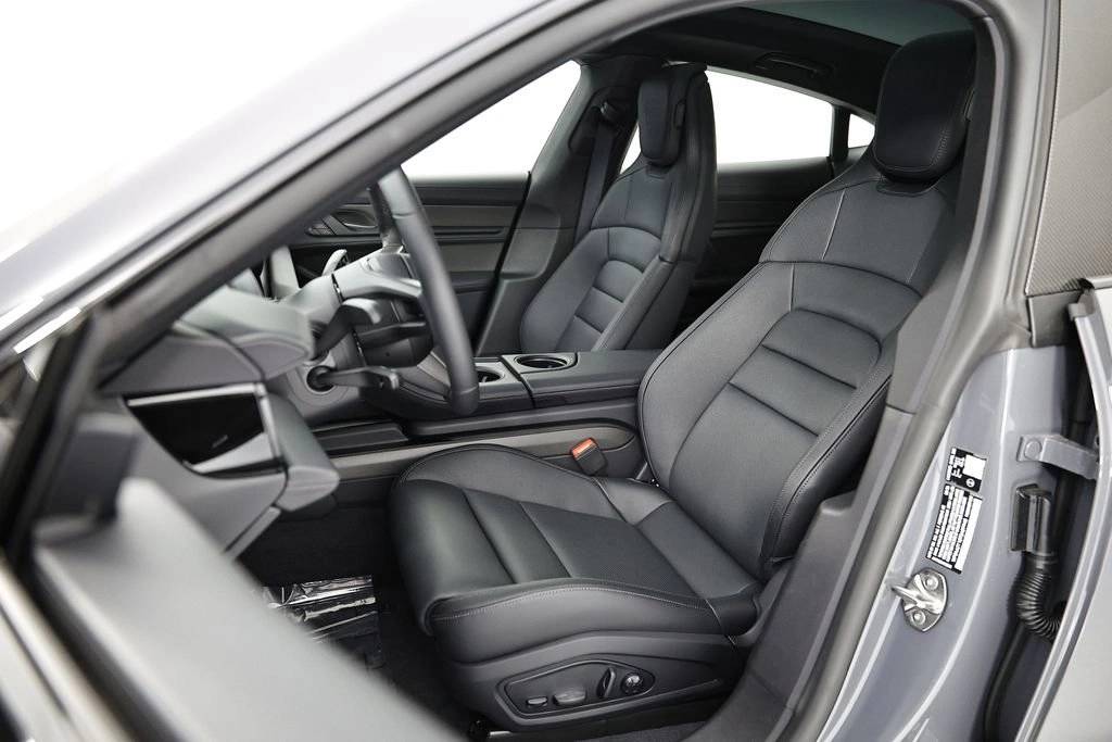 2026 Porsche Taycan Taycan Black Edition