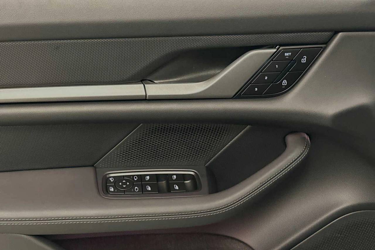 2025 Porsche Taycan Base