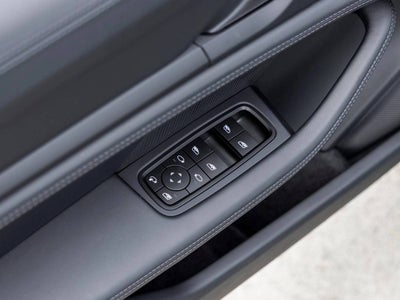 2026 Porsche Taycan Taycan Black Edition