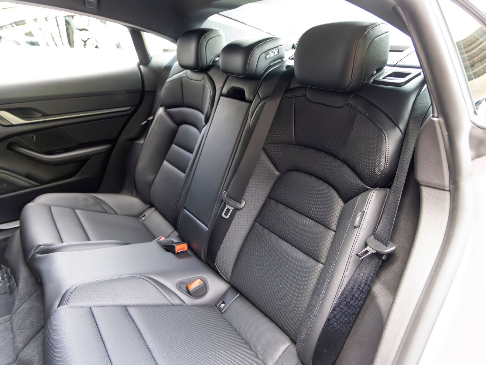 2025 Porsche Taycan Base