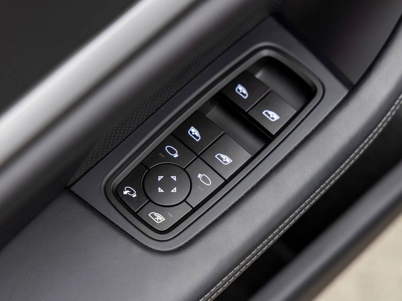 2025 Porsche Taycan Base