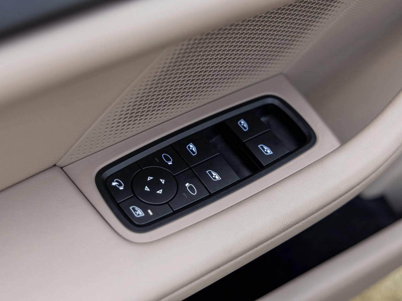 2023 Porsche Taycan Taycan (MY23)