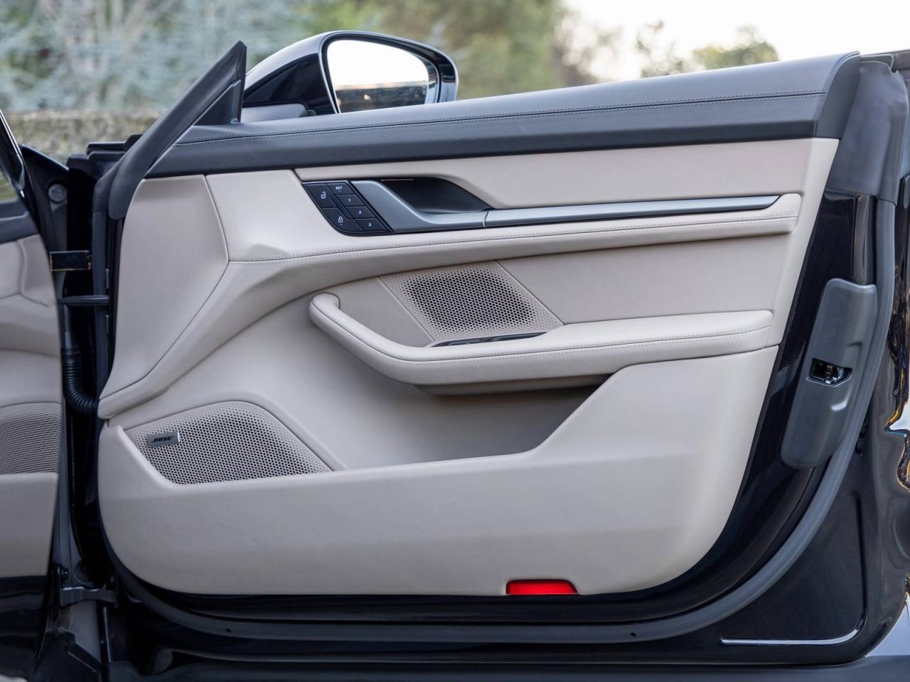 2025 Porsche Taycan Taycan