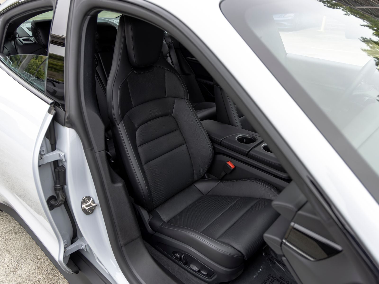 2025 Porsche Taycan Base
