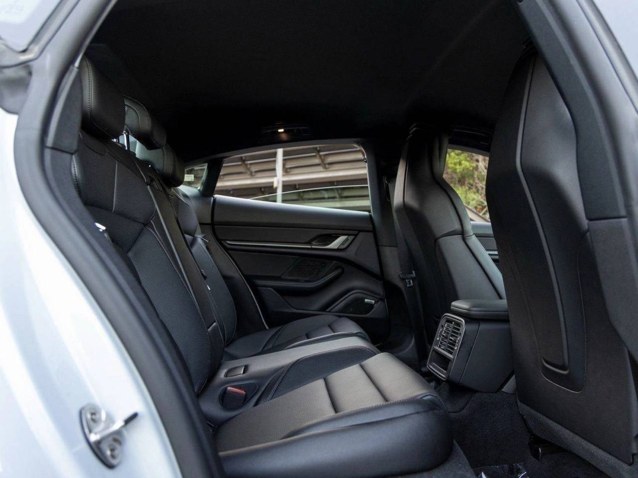 2025 Porsche Taycan Taycan