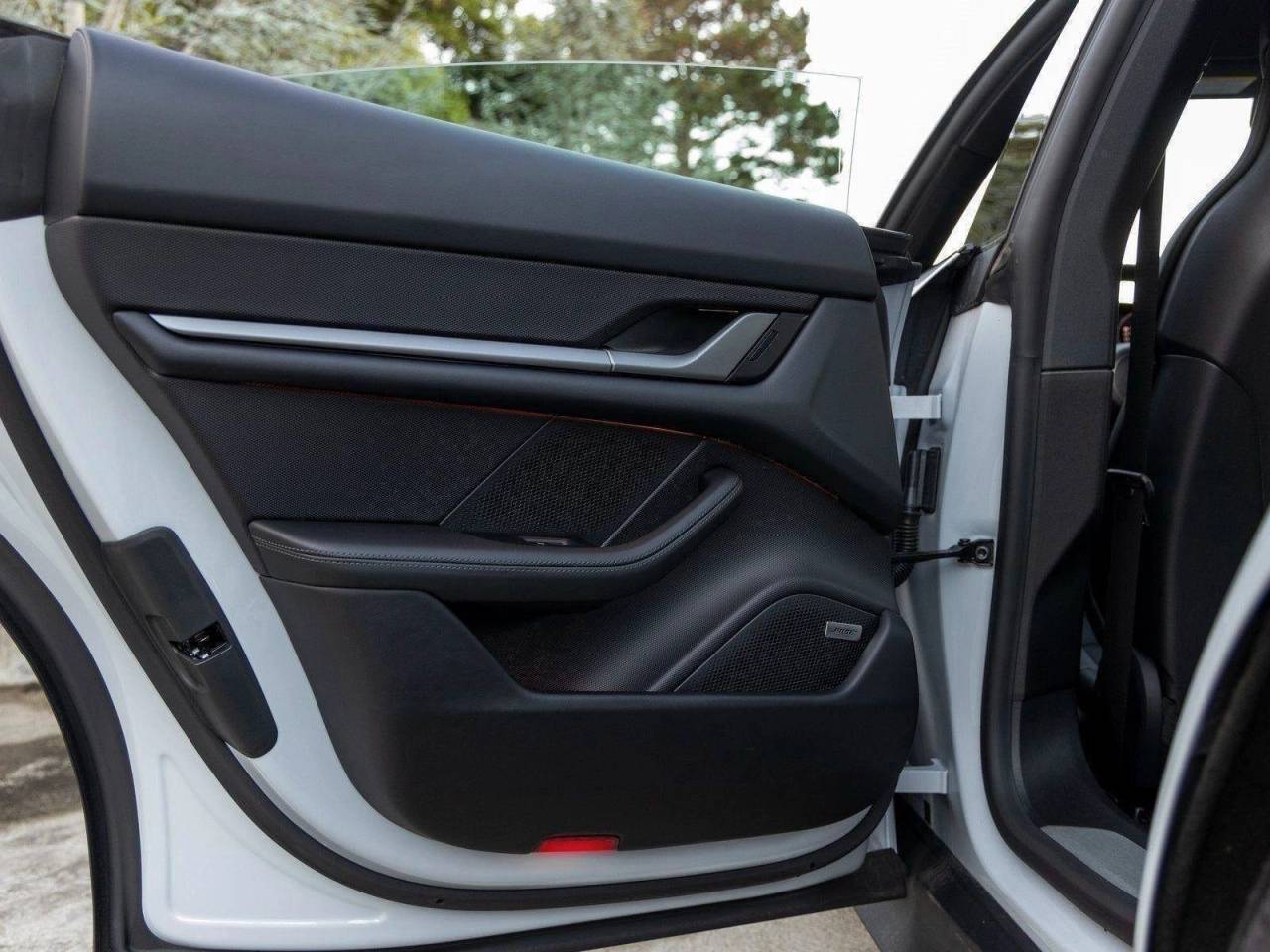 2025 Porsche Taycan Taycan