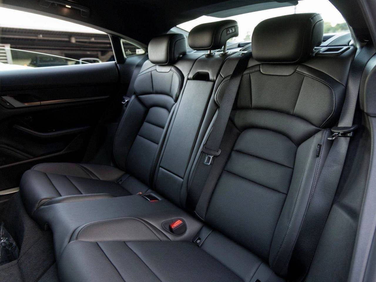 2025 Porsche Taycan Taycan