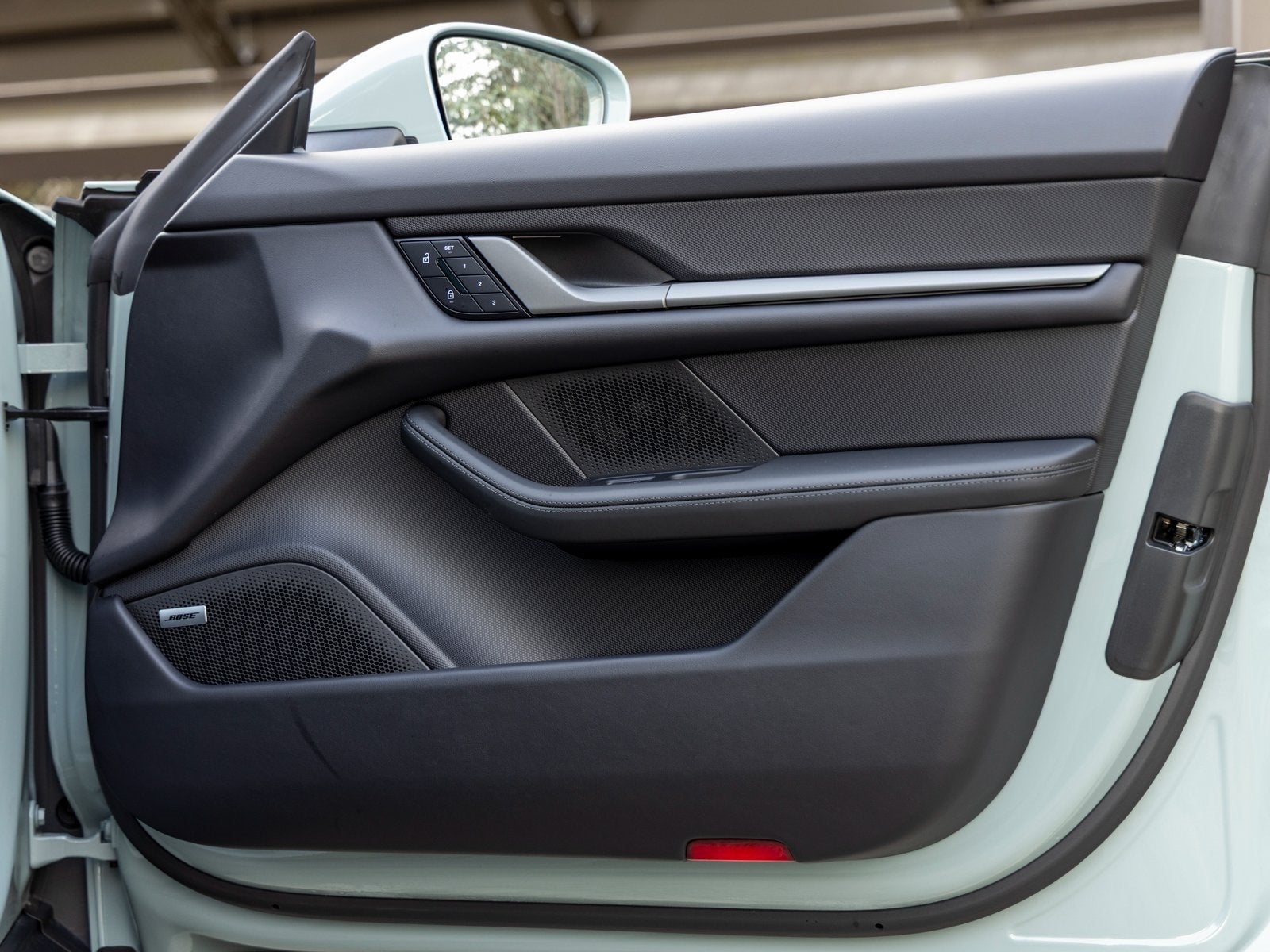 2025 Porsche Taycan Taycan