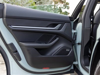 2025 Porsche Taycan Taycan