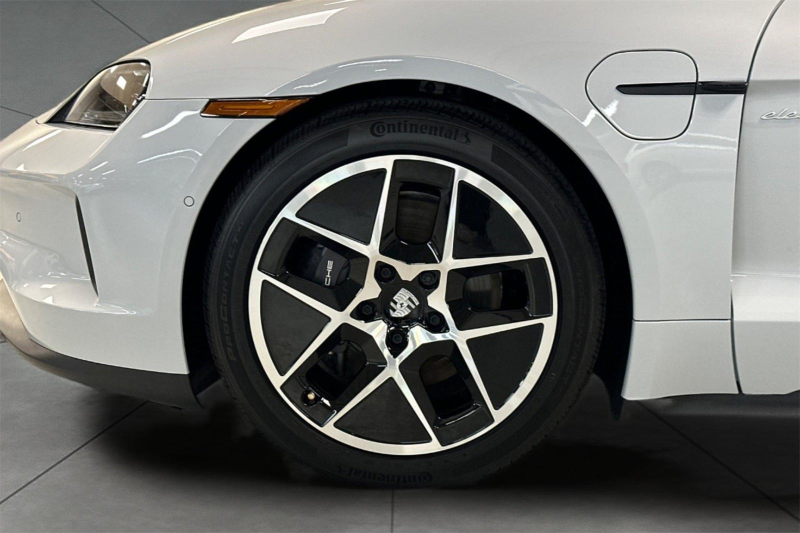 2025 Porsche Taycan Base