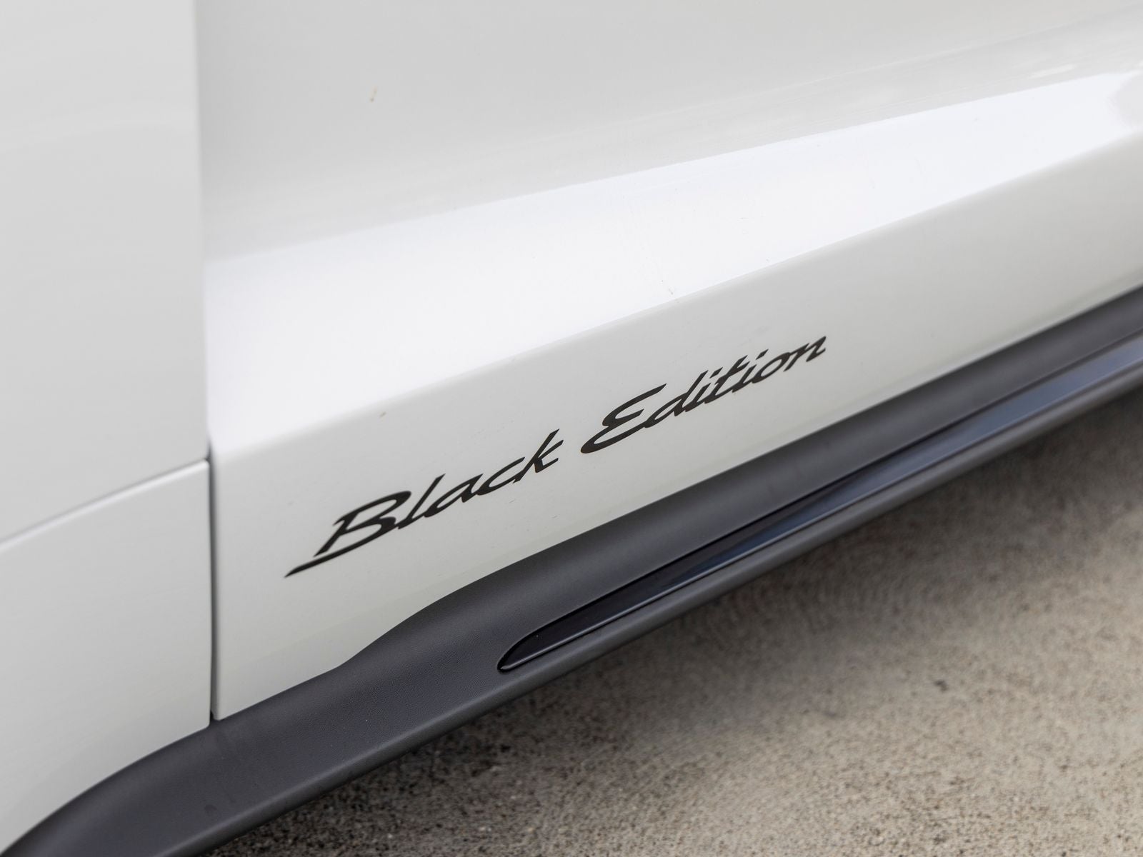 2026 Porsche Taycan Taycan 4 Black Edition