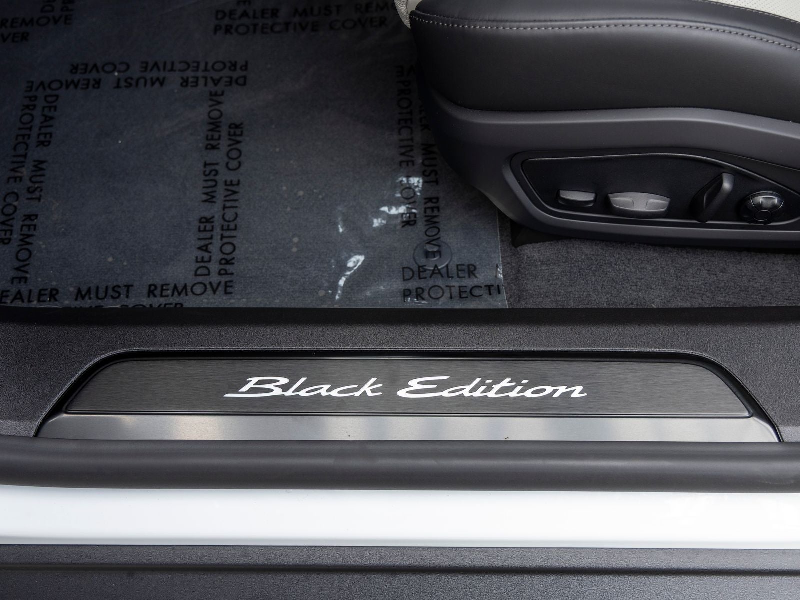 2026 Porsche Taycan Taycan 4 Black Edition