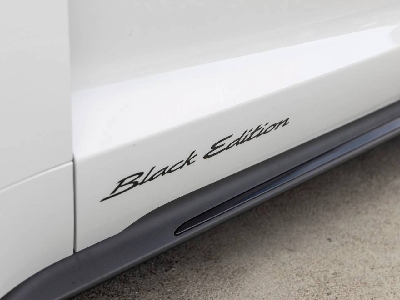 2026 Porsche Taycan Taycan 4 Black Edition