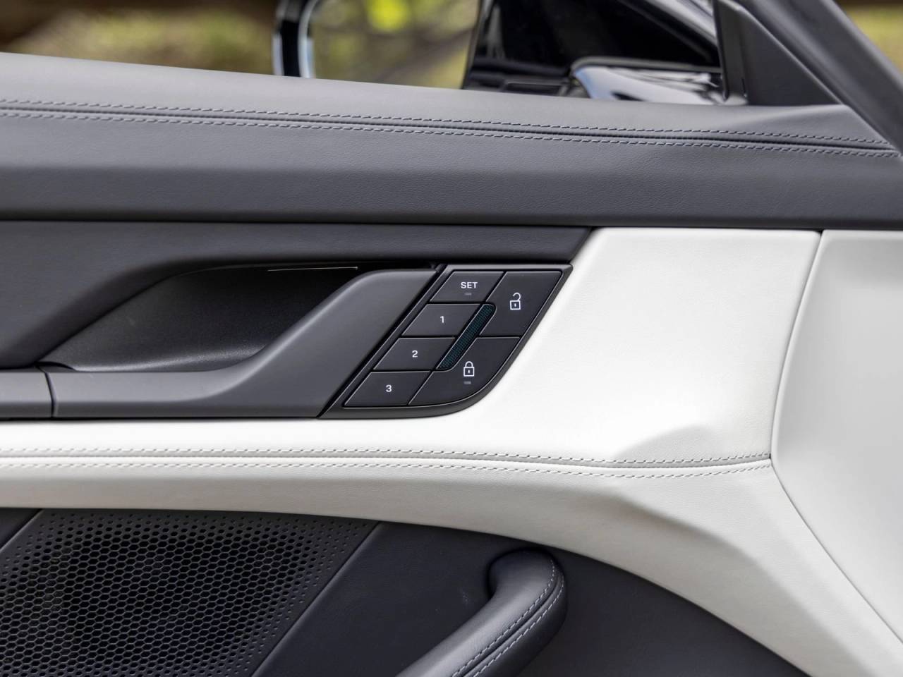 2026 Porsche Taycan Taycan 4 Black Edition