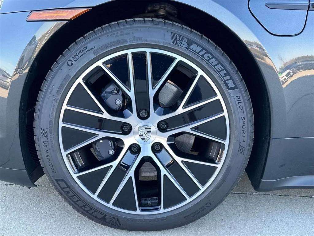 2025 Porsche Taycan Taycan