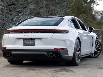 2026 Porsche Panamera 4