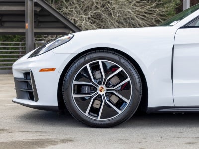 2026 Porsche Panamera 4
