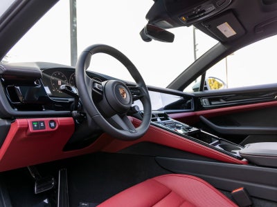 2026 Porsche Panamera 4