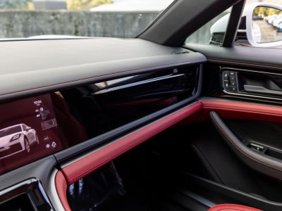 2026 Porsche Panamera 4