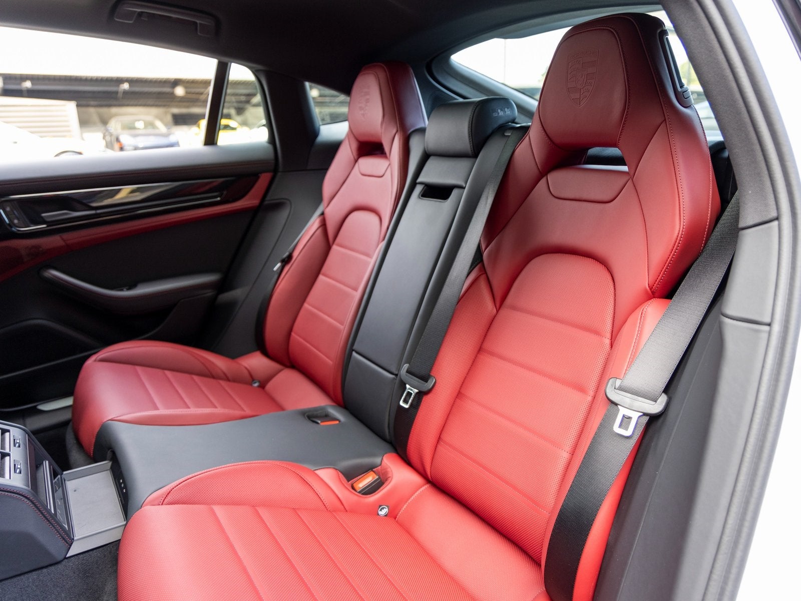 2026 Porsche Panamera 4