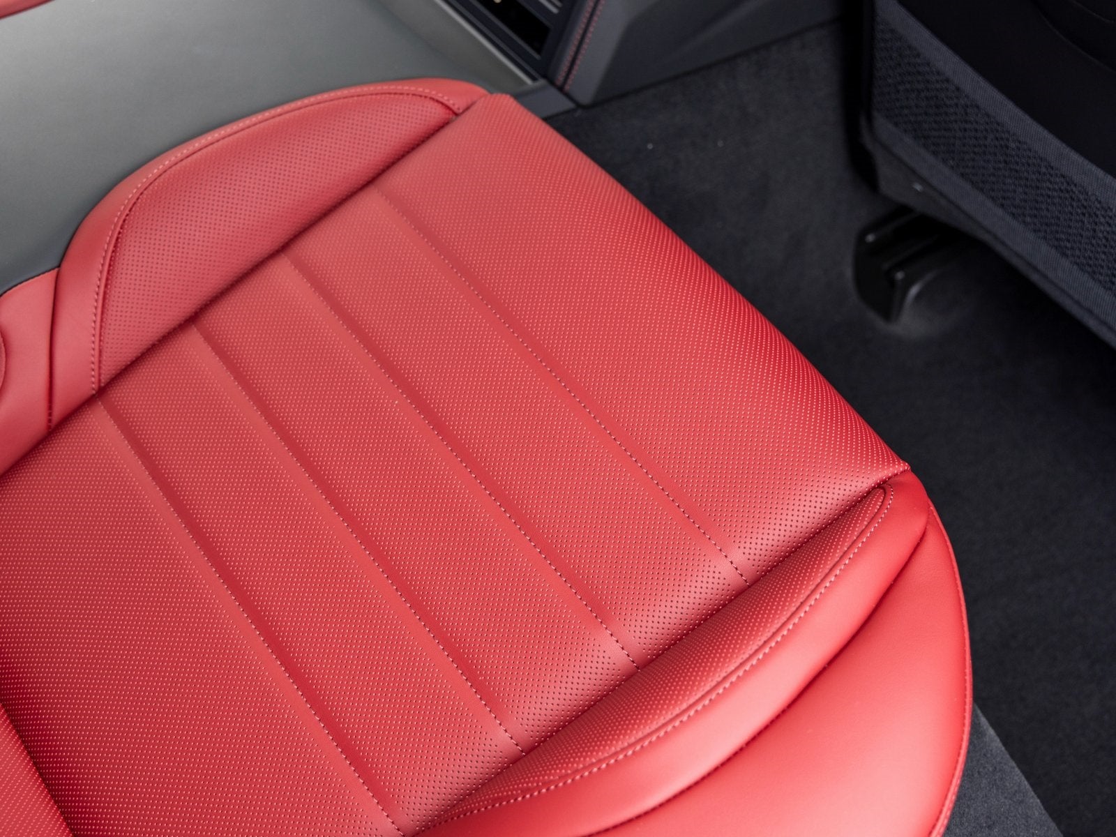 2026 Porsche Panamera 4