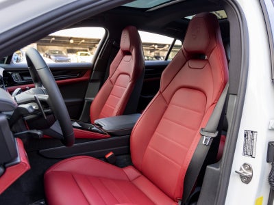 2026 Porsche Panamera 4