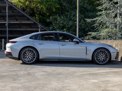2025 Porsche Panamera Base