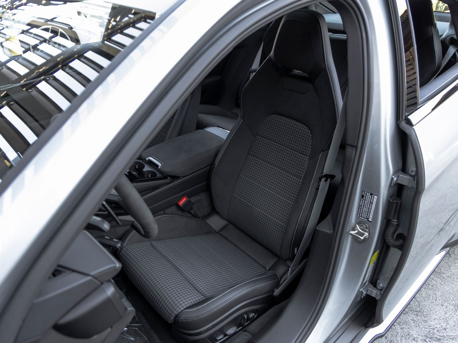 2025 Porsche Panamera Base