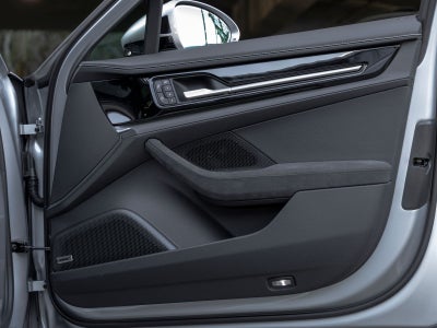 2025 Porsche Panamera Base