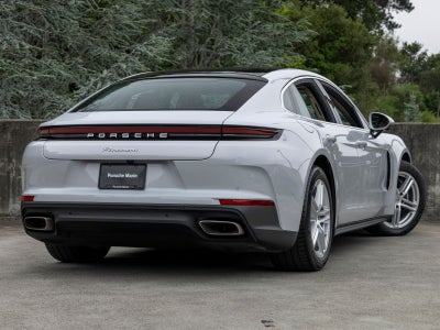 2025 Porsche Panamera Base
