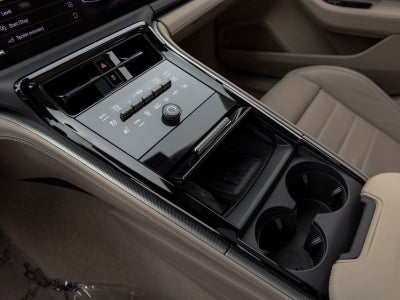 2025 Porsche Panamera Base