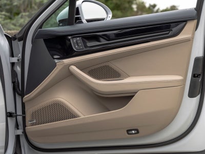 2025 Porsche Panamera Base
