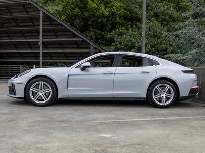 2025 Porsche Panamera Base
