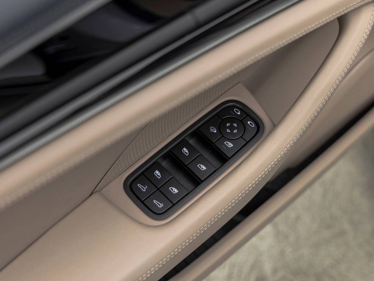 2025 Porsche Panamera Base